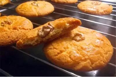 一滴淚，一個硬漢，一個桃酥...